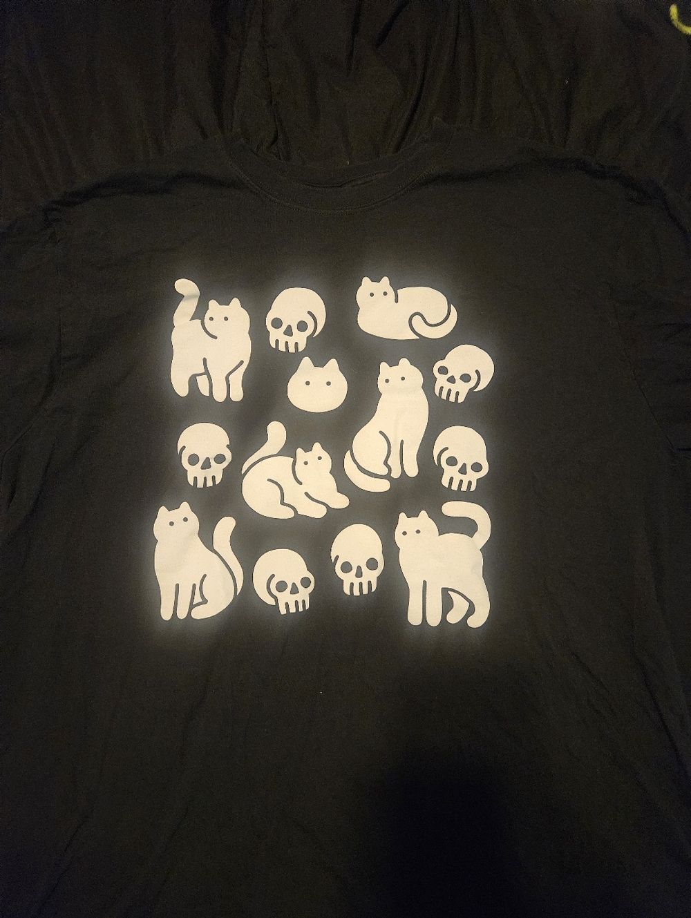 Hot Topic Cats and Skulls Black Tshirt Size 2xl